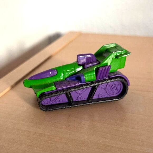 Vintage 1992 Hot Wheels Treadator Tank 1:64 Green Purple All Terrain - Picture 1 of 9
